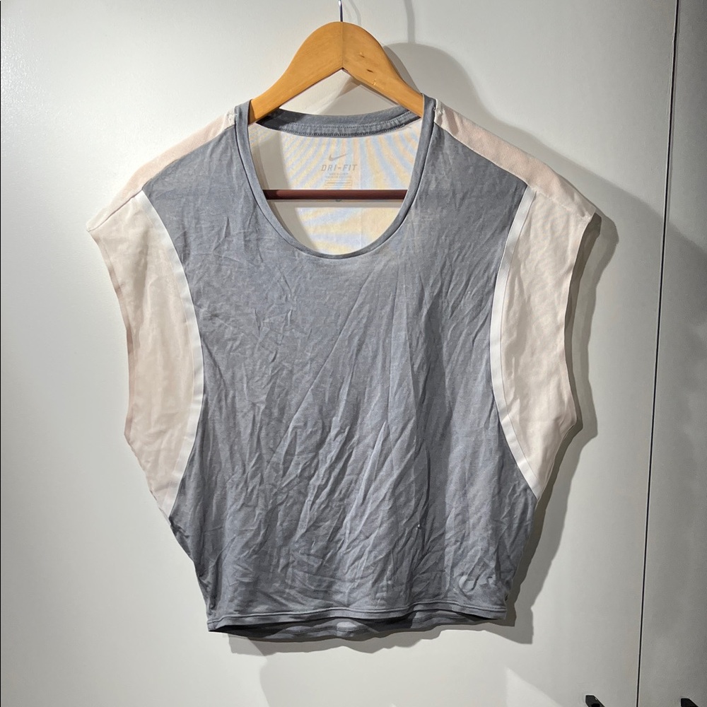 Nike Dri-Fit Colorblock Lightweight Active Tee - Small